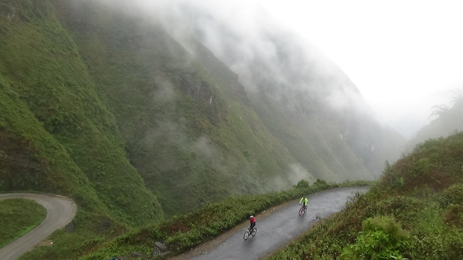 10-Day Ha Giang Loop & Hoang Su Phi Cycling Adventure
